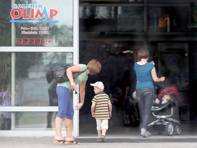 Rodzice z małymi dziećmi nie znajdą w Galerii Olimp pomieszczenia dla niemowlaków (Bartłomiej Żuraws