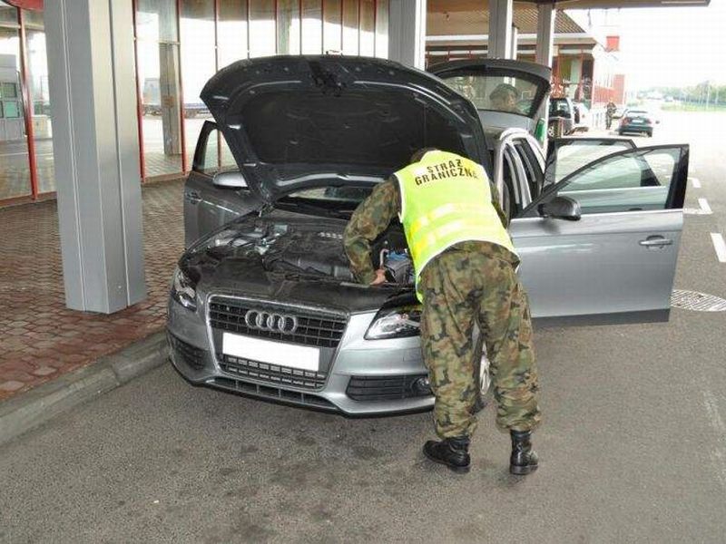 Zatrzymane audi strażnicy wycenili na 150 tys. zł  (Fot. Nadbużański Oddział Straży Granicznej)