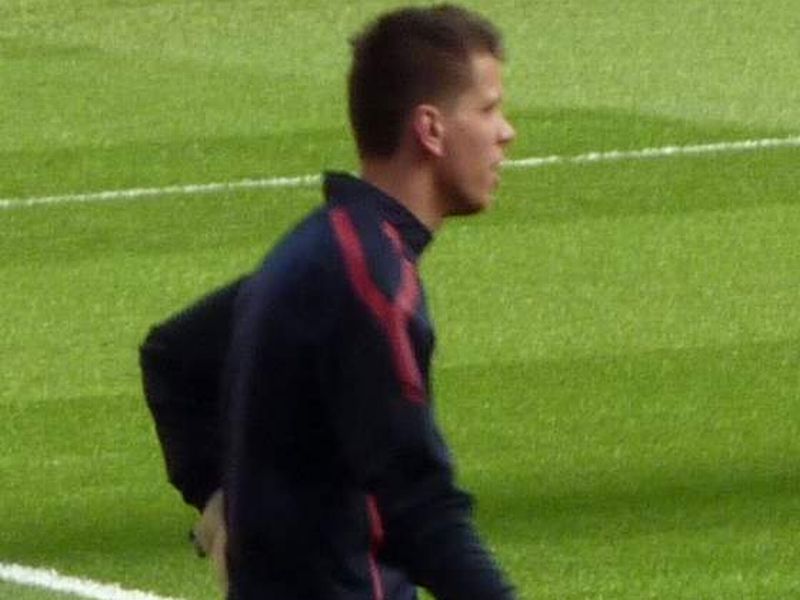 Wojciech Szczęsny obronił w meczu z Udinese rzut karny i pomógł Arsenalowi w awansie do fazy grupowe