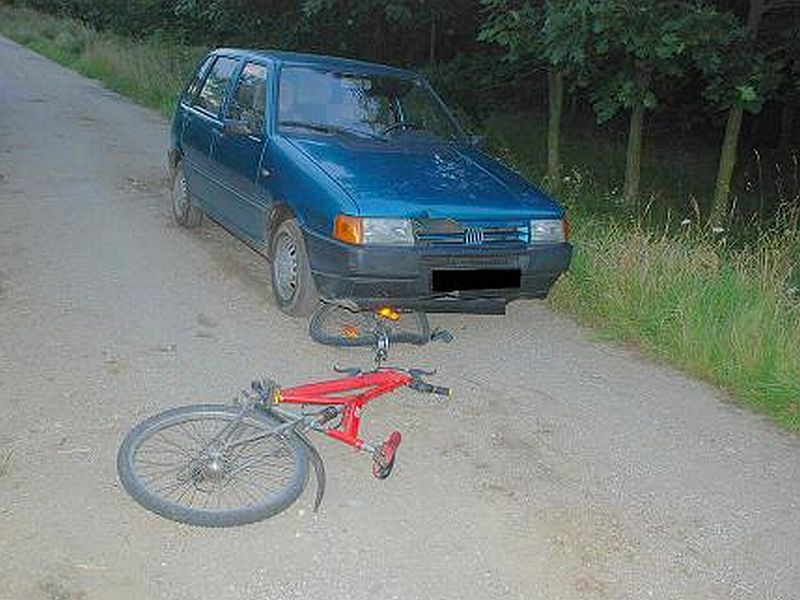 Podczas wypadku rower rozpadł się na części (Policja Radzyń Podlaski)