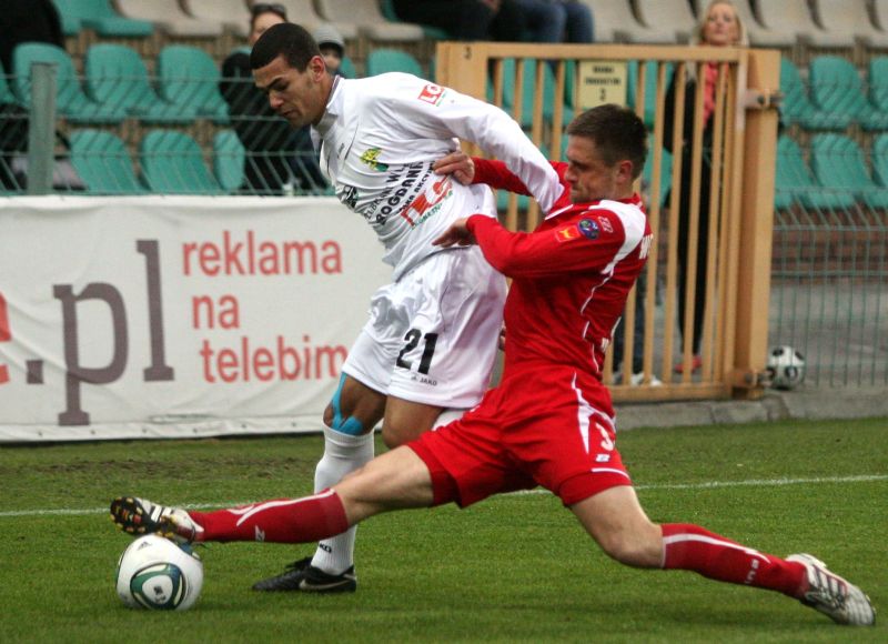 Ricardinho (w białym stroju) w poprzednim sezonie zdobył pięć bramek dla GKS Bogdanka, ale w lecie z