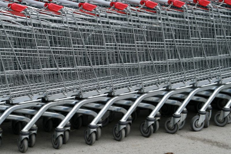 Kupcy, którzy nie zgadzają się na budowę nowych supermarketów w Janowie Lubelskim wystosowali protes