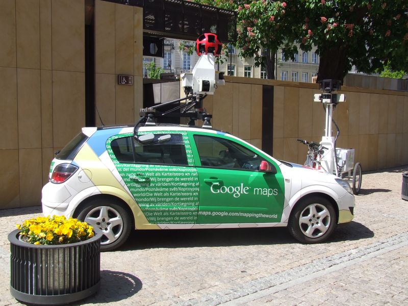 Tak wygląda samochód Google Street View, który od poniedziałku fotografuje ulice Lublina<br />
 (Google)