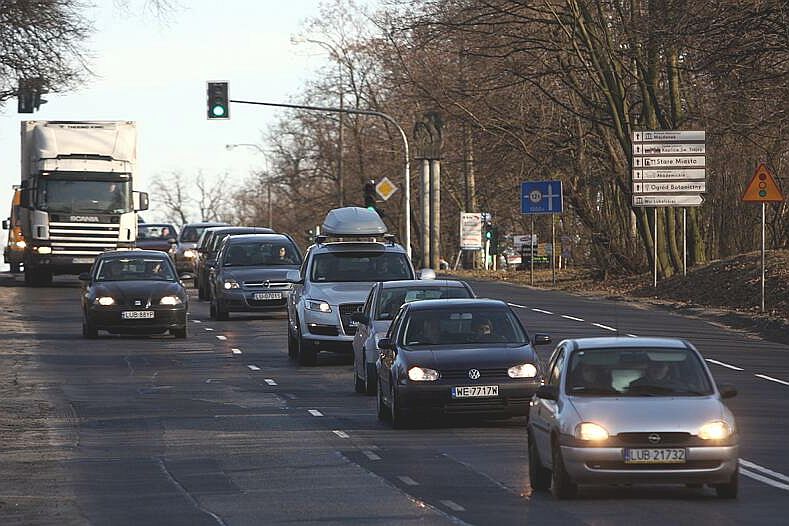 Chodnik zostanie zbudowany po prawej (jadąc w stronę Warszawy) stronie drogi między Zbożową a granic