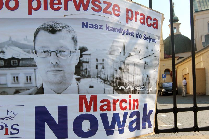 Nagrodzeni przez miasto lubelscy artyści wspierają radnego, startującego do Sejmu. (Wojciech Nieśpia