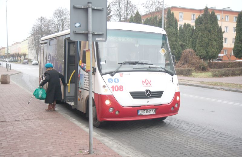 Od stycznia 2012 r. za przejazd autobusem miejskiego przewoźnika trzeba będzie zapłacić więcej (Bart