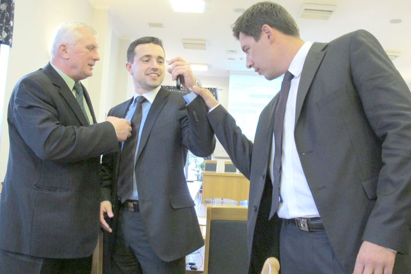 W dyskusji dotyczącej podatków aktywnie uczestniczyli (od lewej): Stanisław Nikołajczuk, Michał Litw