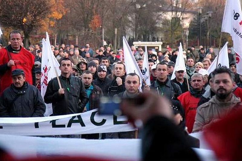 W poniedziałek strajkujący wyszli na ulicę (Barłomiej Żurawski)