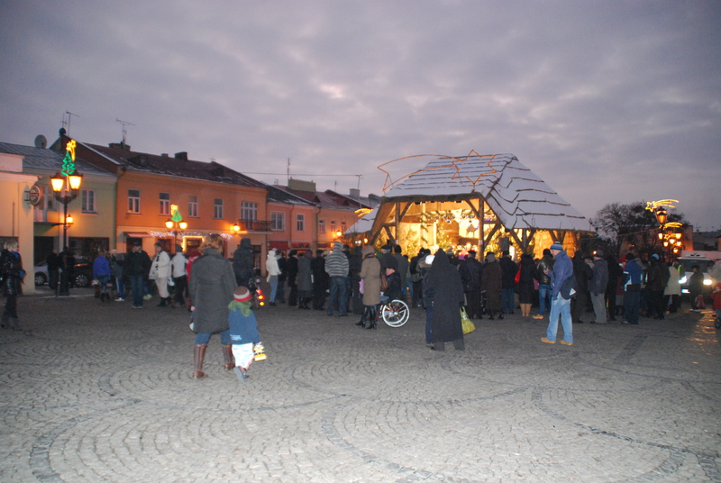 Szopka Bożonarodzeniowa na placu Łuczkowskiego jest od wielu lat świąteczną atrakcją miasta (Joanna 
