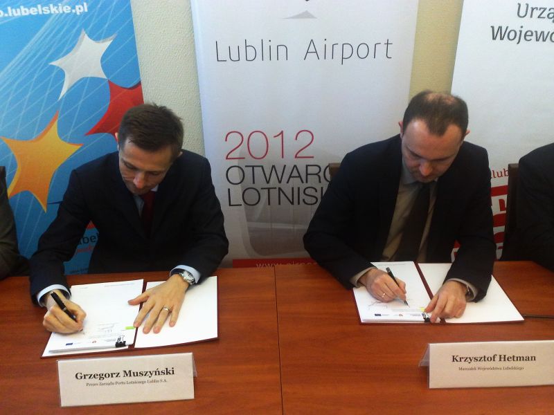 Podpisanie umowy w Urzędzie Marszałkowskim w Lublinie (Rafał Panas)