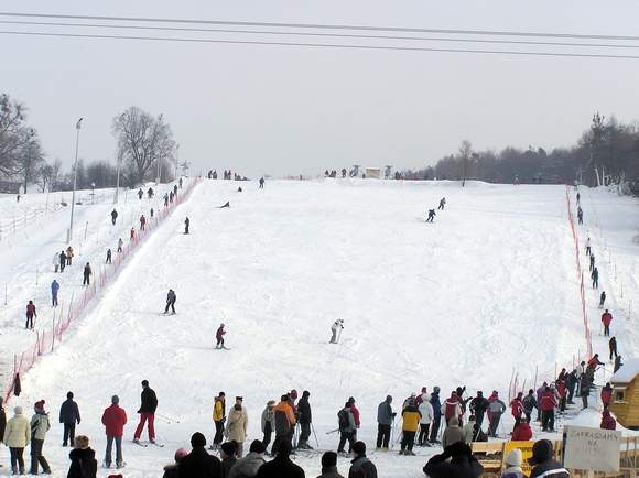 Stok, który zaczął działać pod koniec 2005 roku, przyciąga wielu amatorów narciarstwa. (Archiwum)