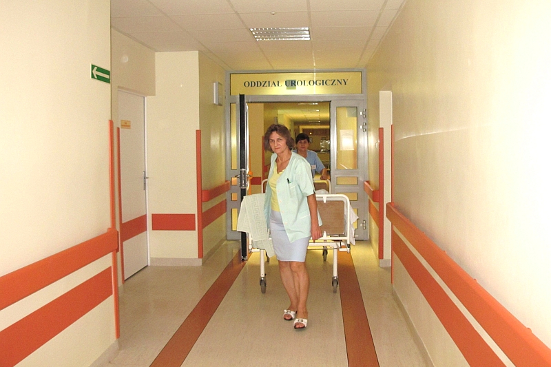 W ramach modernizacji m.in. poszerzono szpitalne korytarze<br />
 (Marek Pietrzela)