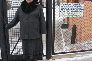 Barbara Fiałkowska zapewnia, że przyjmie do schroniska każdego w potrzebie, byleby był trzeźwy i w m