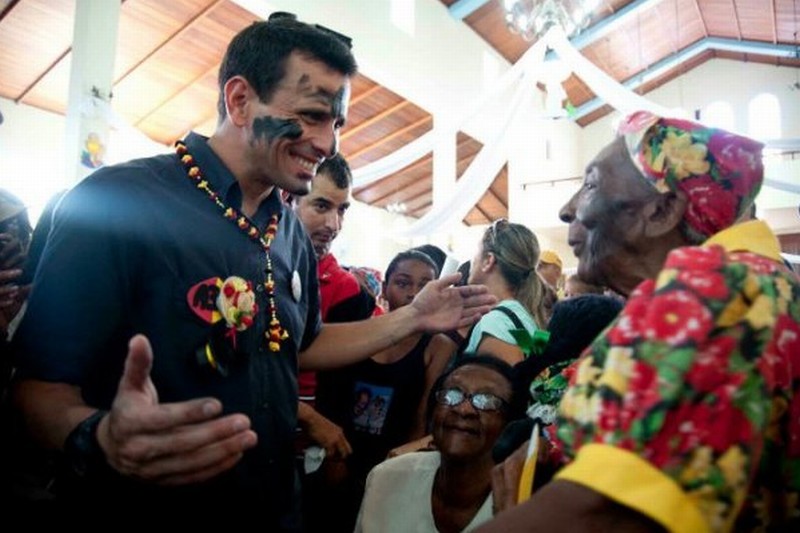 Henrigue Capriles Radonski dociera w swej kampanii do najdalszych zakątków Wenezueli. (CaprilesRadon
