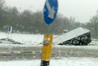 Wypadek ciężarówki na obwodnicy Puław (Paweł / Alarm 24)