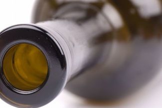 Mężczyzna po zatrzymaniu przez policję usłyszał zarzuty dokonania kradzieży z włamaniem.  (sxc.hu)