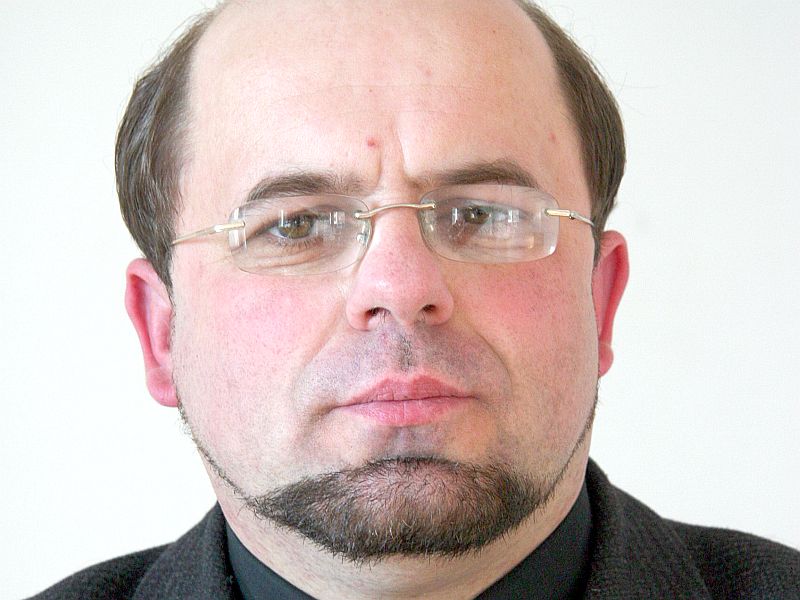 Ks. Stefan Batruch ( Maciej Kaczanowski)