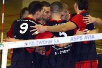 Siatkarze Avii Świdnik przegrali z Wawelem Kraków 2:3 (JACEK ŚWIERCZYŃSKI)
