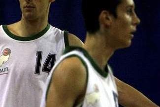 Jakub Karolak (nr 14) był najskuteczniejszym zawodnikiem Novum w sobotnim meczu. Michael Gospodarek 