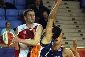 Koszykarze Startu Lublin jako jedyni w I lidze nie wygrali jeszcze meczu na wyjeździe (JACEK ŚWIERCZ