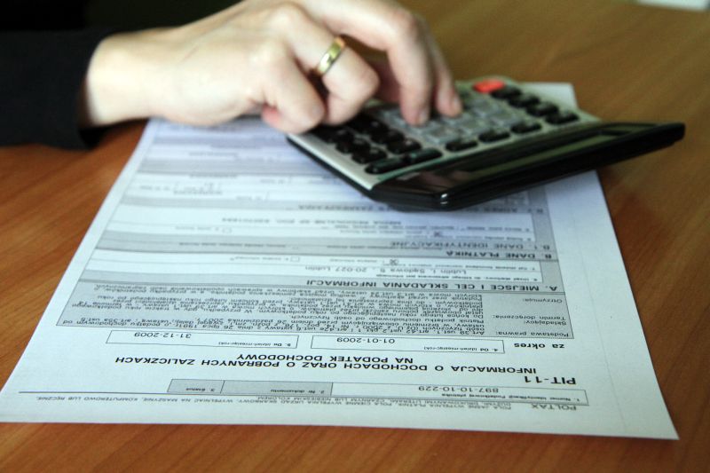 Aby podzielić się podatkiem wystarczy wypełnić właściwe okienko w formularzu PIT (Archiwum)