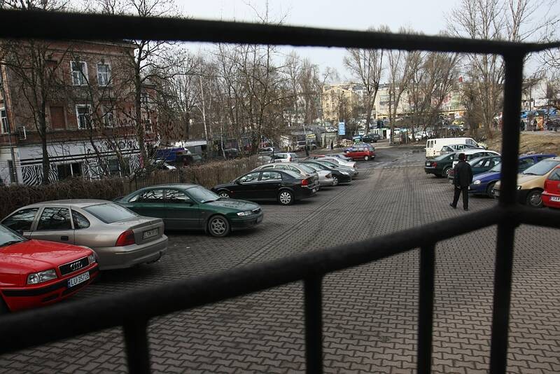 Gmach stanie u zbiegu ul. Szewskiej i Wodopojnej w miejscu parkingu (Jacek Świerczyński)
