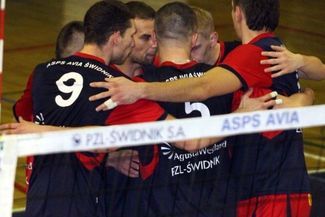 Siatkarze Avii Świdnik pokonali w sobotę Karpaty Krosno 3:0 (JACEK ŚWIERCZYŃSKI)