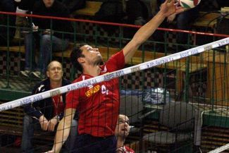 Przez rzeszowski blok przedziera się Michał Baranowski (KRZYSZTOF KAPICA)