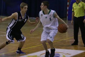 Koszykarze Novum Lublin przegrali w środę z WKK Wrocław aż 45:85 (JACEK ŚWIERCZYŃSKI)