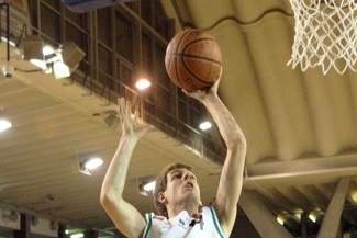 Jakub Karolak i jego koledzy są już krok od play-off (Maciej Kaczanowski)