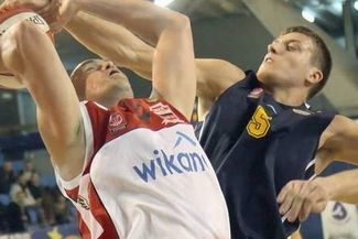 Koszykarze Wikany Startu pokonali Znicz Basket Pruszków 96:95 (MACIEJ KACZANOWSKI)