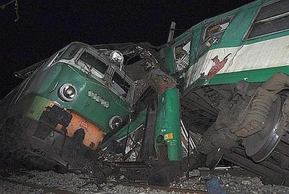 W wypadku zginął maszynista jednego z pociągów i pomocnik maszynisty, jadący pociągiem Intercity.  (