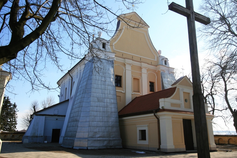Kościół parafialny w Łabuniach (Strona internetowa parafii)