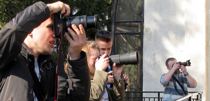 Dzięki uprzejmości dyrektora zoo na wycieczkę z aparatami fotograficznymi ruszyło dzisiaj 10 MM-kowi