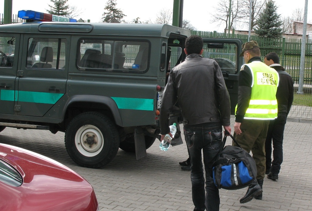 W środę mężczyzn przekazano służbom granicznym Ukrainy. 