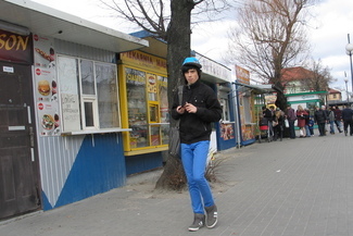 Miejsce takich budek jest raczej w obrębie targowisk, niż przy ulicy uchodzącej za reprezentacyjną
