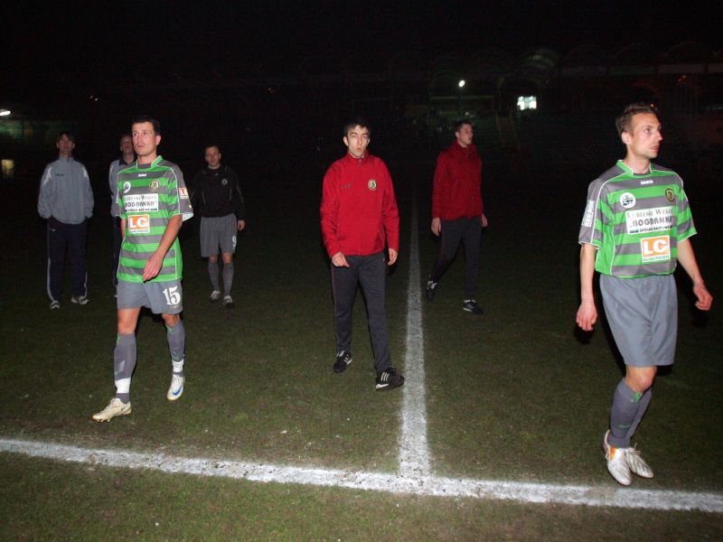 W 2009 roku podczas meczu z GKP Gorzów Wielkopolski na stadionie w Łęcznej zgasły jupitery. Działacz