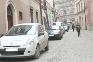 Piątek, ulica Jezuicka. Kto powinien wjeżdżać na Stare Miasto? Podyskutuj na forum pod artykułem (Wo