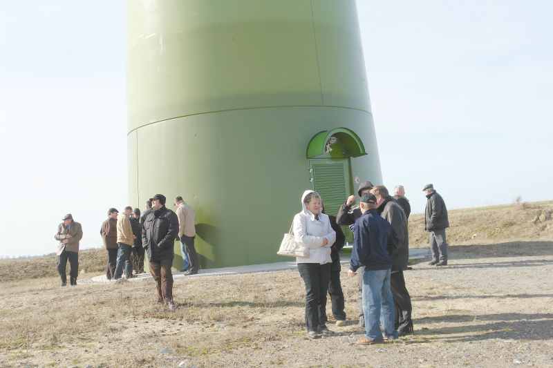 Wiatraków nie należy się bać – uważają samorządowcy z Łukowa, którzy oglądali farmę wiatrową w Kisie