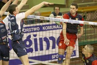 Siatkarze Avii Świdnik na razie przegrywają z AKS Rzeszów 0:2 (MACIEJ KACZANOWSKI)