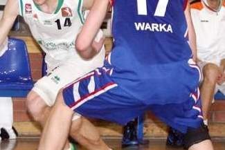 Z piłką Jakub Karolak - najskuteczniejszy zawodnik piątkowego spotkania (Archiwum)