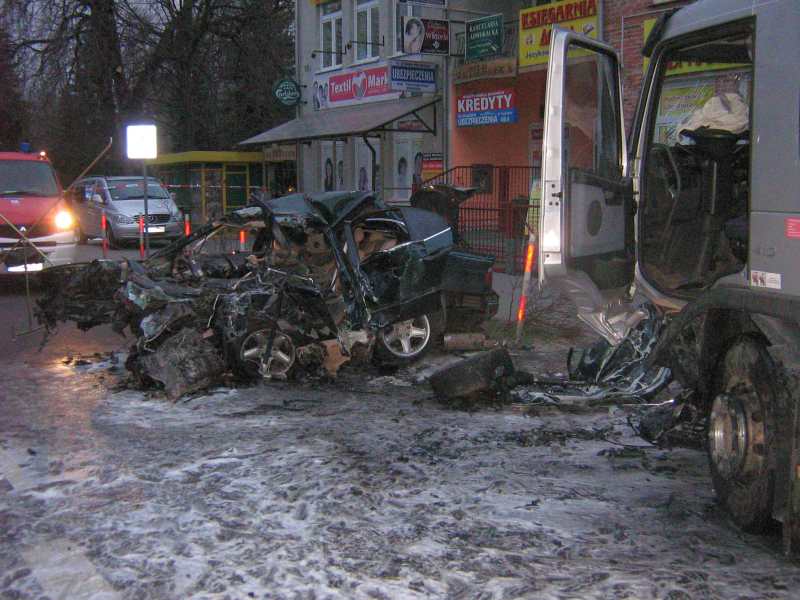 Po tragicznym wypadku w Tomaszowie Lubelskim ruch drogowy był przez kilka godzin utrudniony