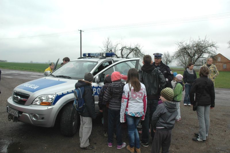 Hrubieszowscy policjanci spotkali się z uczniami sszkoły w Honiatyczach (KPP Hrubieszów)