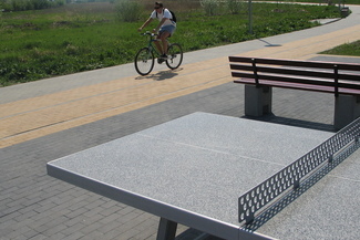 Ścieżka wzdłuż Uherki tętni życiem nie tylko w weekendy, ale i dni powszednie 
 (Jacek Barczyński)