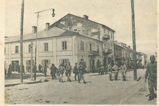 Ta pocztówka pochodzi jeszcze z czasów I wojny światowej (Fot. Archiwum)