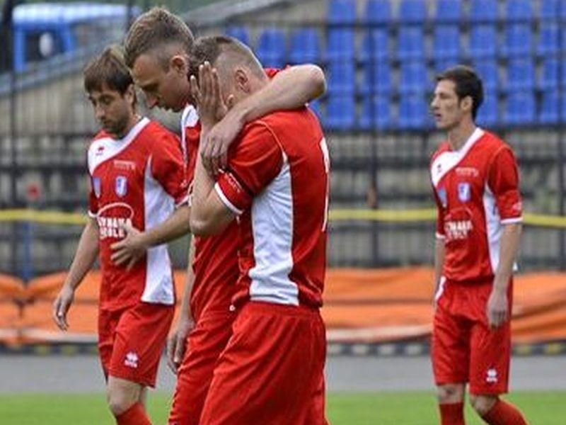 Załamani piłkarze Jezioraka Iława opuścili boisko po minucie (DARIUSZ MIĄCZ/MOTOR.LUBLIN.PL)