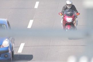 Motocykl w mieście. Dla jednych to zastrzyk adrenaliny, dla innych hałas i stwarzanie niebezpieczeńs