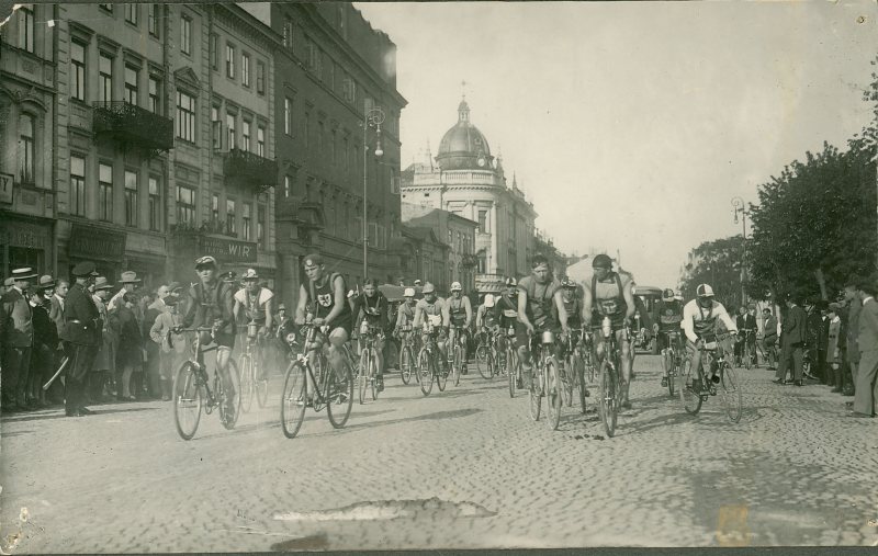 7 września 1928 roku. Pierwszy etap I Biegu Dookoła Polski – finisz na Krakowskim Przedmieściu w Lub