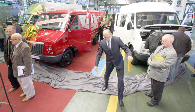 Wrzesień 2010 r.– oficjalna premiera DZT Pasagon. Produkcja seryjna auta ruszyła w styczniu 2011 rok