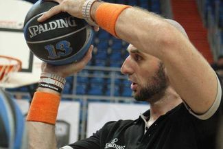  (Maciej Kaczanowski )